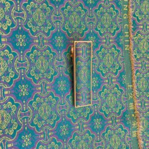 Håndlaget Silkeklemme – Dyp Eleganse